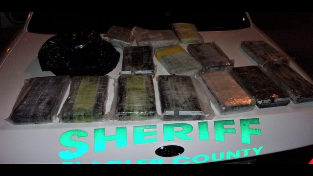 Policía recuperó 15 kilos de cocaína en playa del sur de Florida