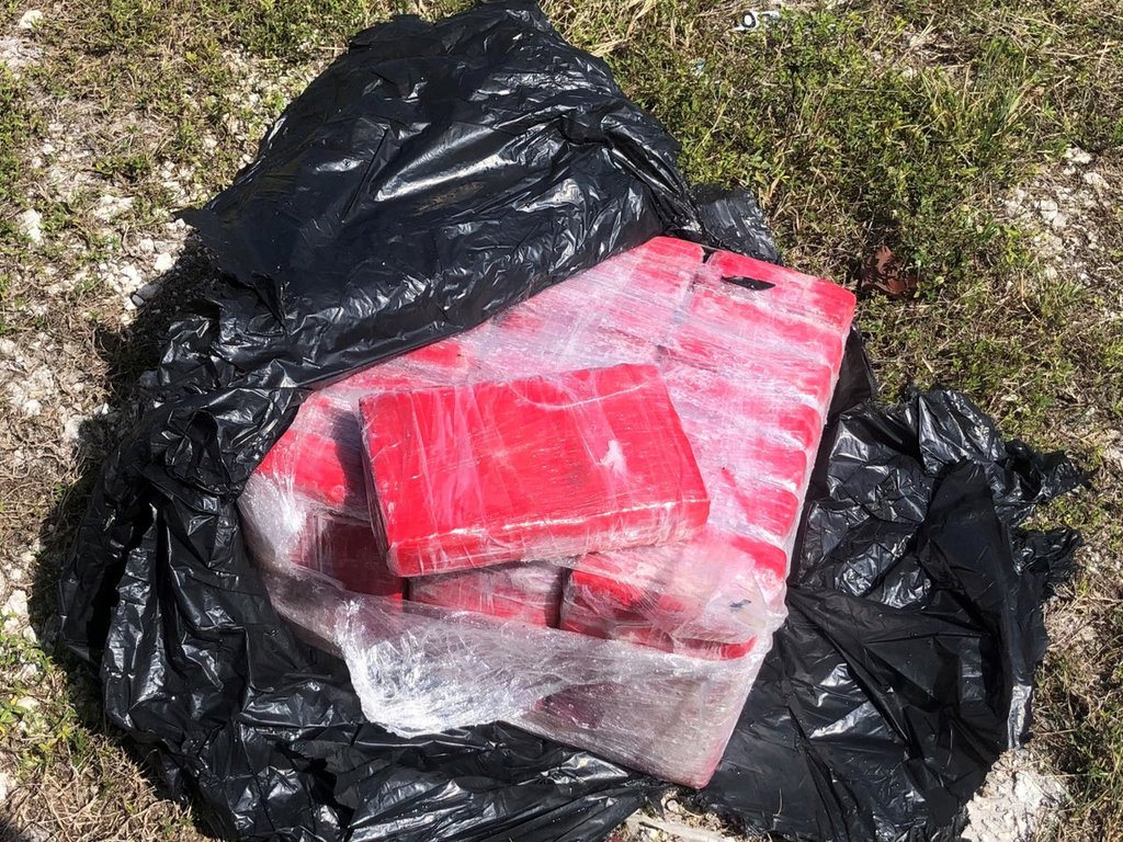 Descubren una bolsa con 20 kg de heroína en la costa de Florida