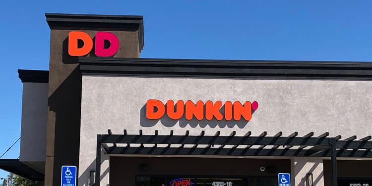 Dunkin’ Donuts cerrará 800 sucursales en EEUU tras el coronavirus