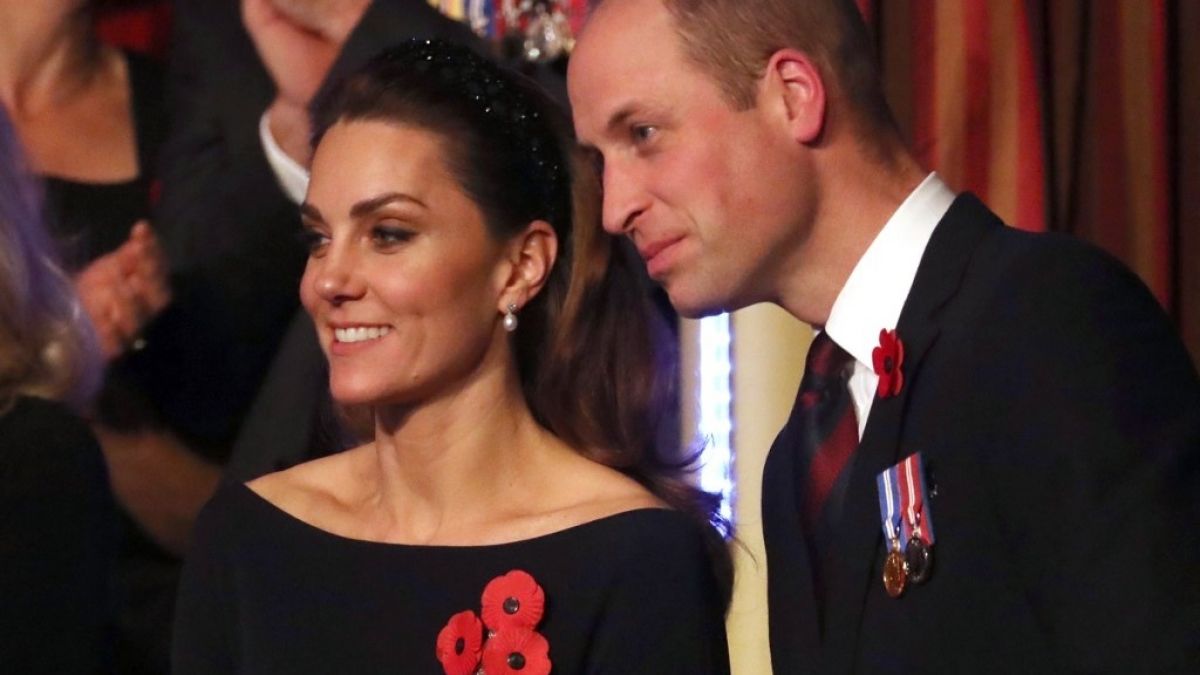Descubre el engorroso momento que le hizo pasar Kate Middleton al príncipe William cuando le demostró afecto (Video)