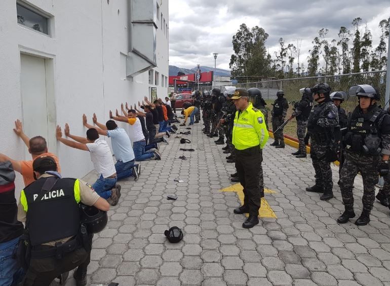 Detienen a extranjeros en Ecuador por presuntamente conspirar en contra de la seguridad presidencial