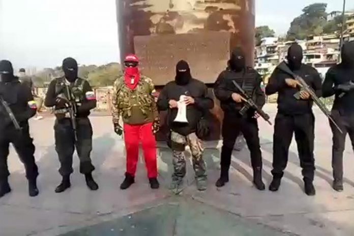 Colectivos armados en Venezuela hicieron prácticas militares en el Cuartel de la Montaña