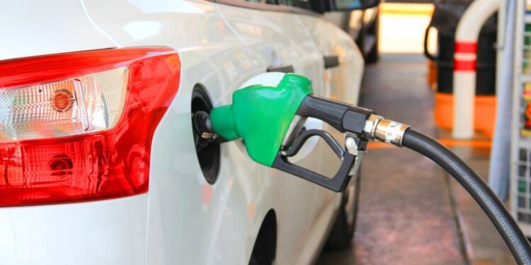 El precio de la gasolina en Florida cae por temor a una segunda ola de COVID-19