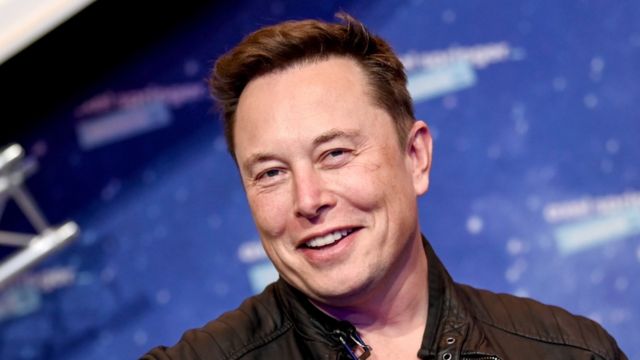 Elon Musk pone en venta más de $900 millones en acciones de Tesla