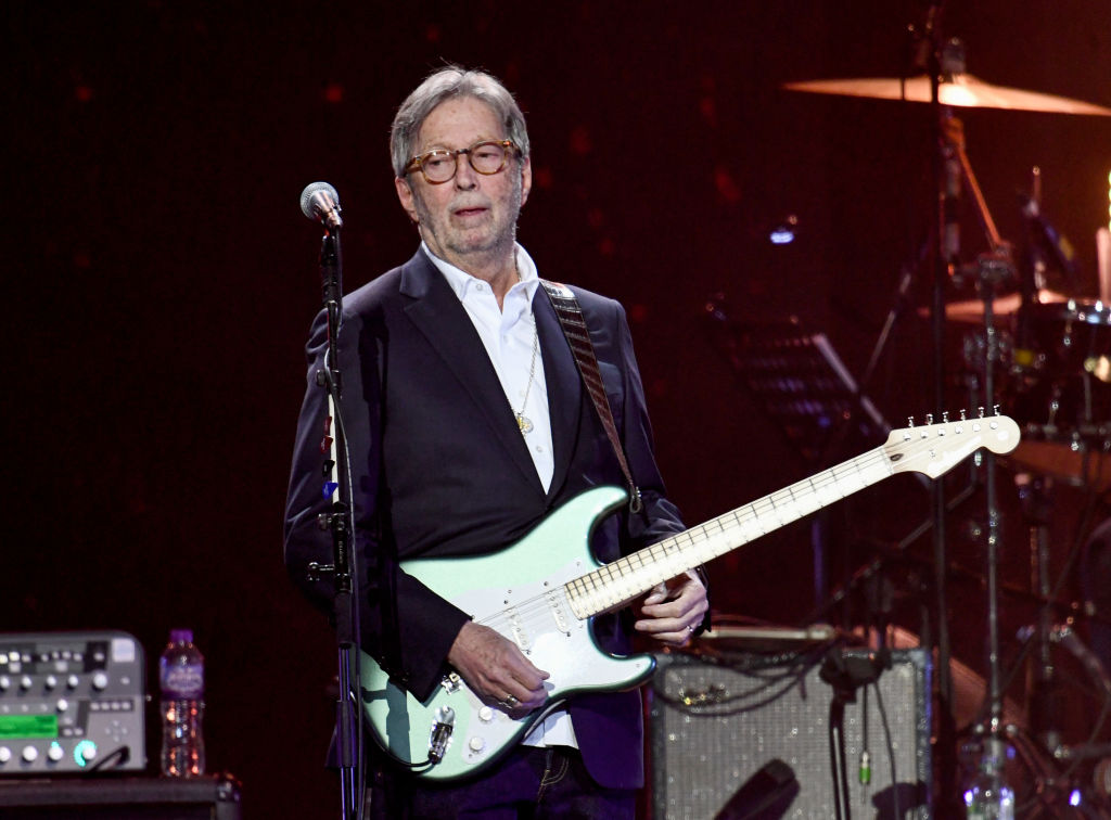 Revelan que Eric Clapton ha financiado campañas antivacuna