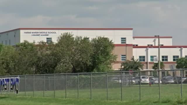 Acusan a dos adolescentes de planear tiroteo masivo en colegio de Florida