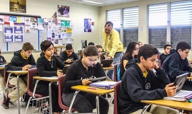 Escuelas públicas de Miami-Dade listas para reabrir el aprendizaje en persona