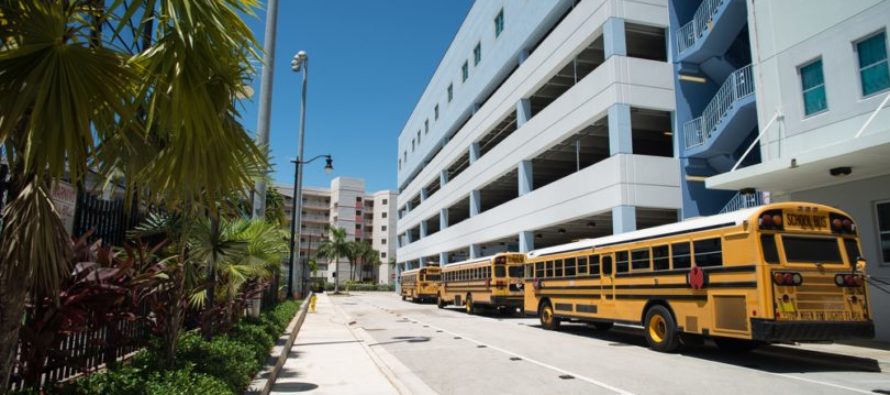 Sugieren más impuestos para consolidar la educación en Miami-Dade