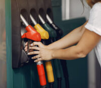 Aumenta el precio de la gasolina en Miami: galón promedia los $3,81