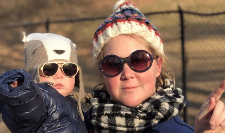 Amy Schumer revela que hospitalizó a su hijo Gene por RSV