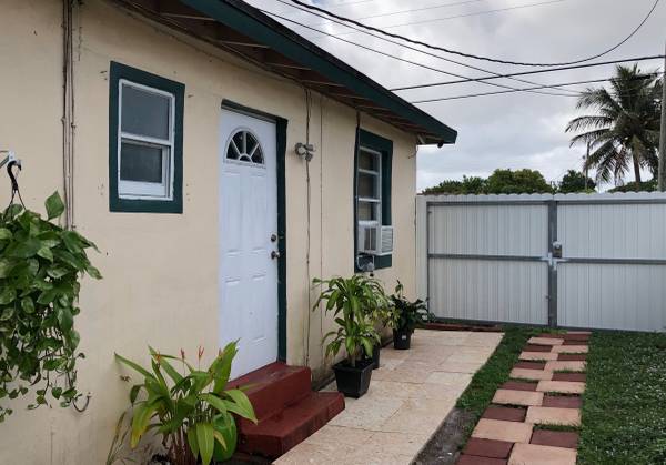 Proponen legalizar los alquileres “efficiency” en Miami-Dade