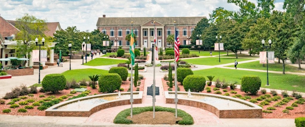 Universidad A&M demanda a sistema universitario de Florida por discriminación racial