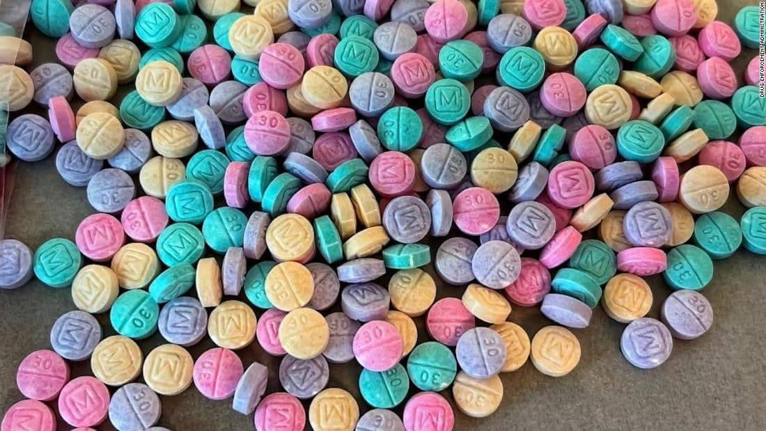 15,000 pastillas de fentanilo arcoiris iban a ser distribuidas en cajas de LEGO