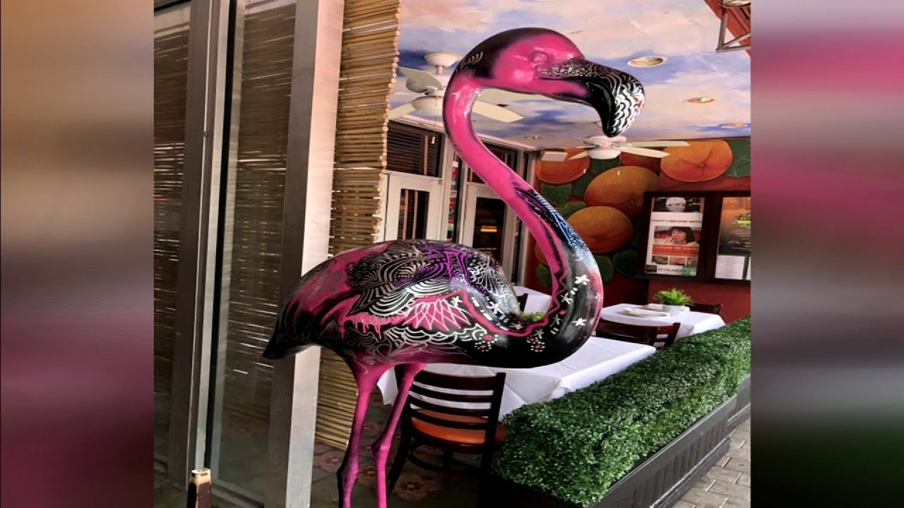 Chef Cindy Hutson denunció el robo de su escultura del flamenco rosa “Flora”
