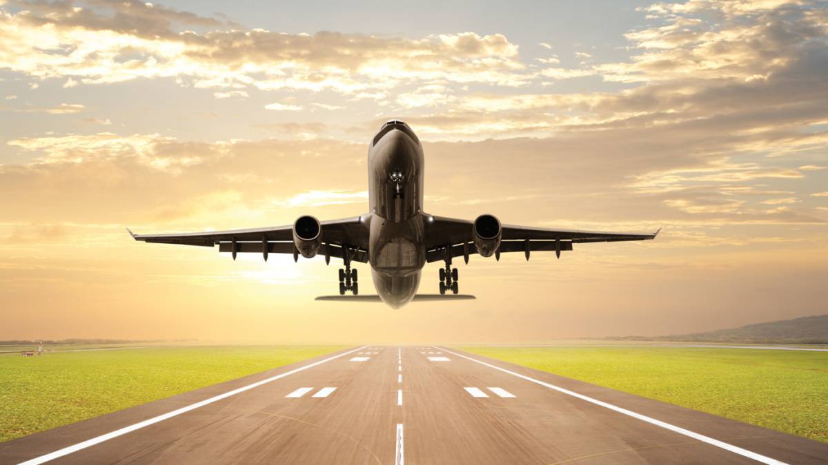 Efectos del coronavirus: Se reducen precios de pasajes aéreos para viajar a Miami y Cancún