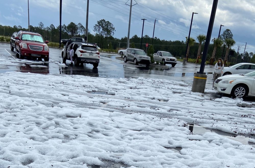 Lluvia, granizo y fuertes vientos en Orlando