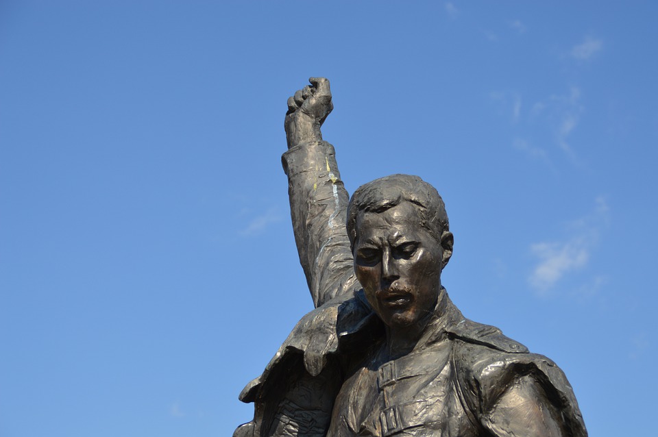 Corea del Sur inaugura estatua de Freddie Mercury