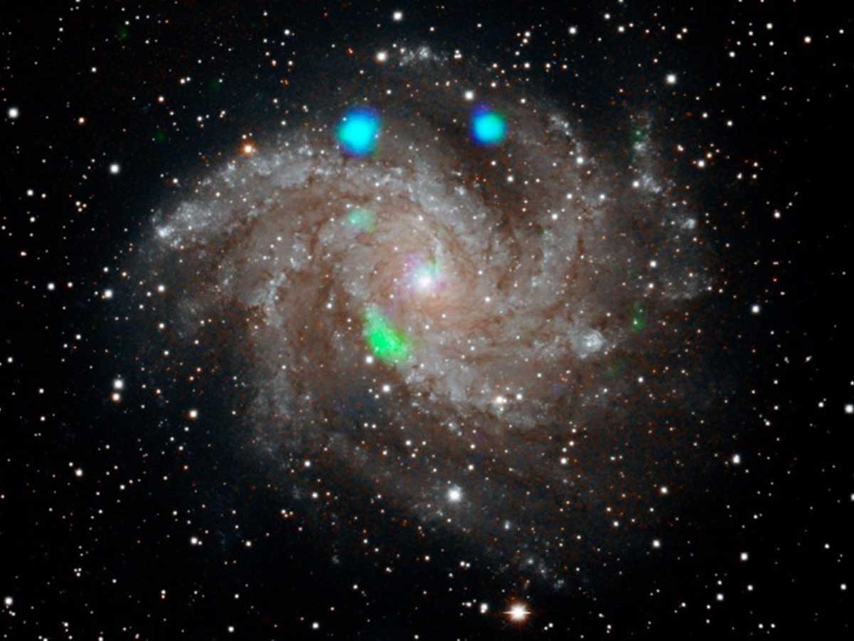 NASA reveló enigmáticas luces en galaxia Fireworks