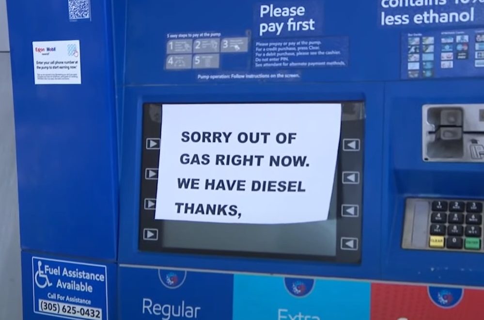 Altos precios y largas colas por gasolina golpean a Florida