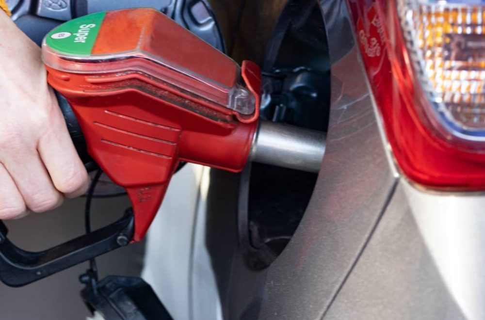 Baja el precio de la gasolina en Florida, previo al 4 de julio