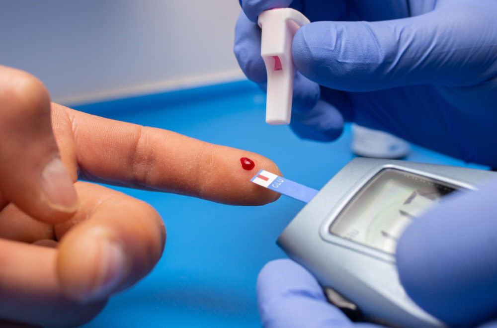 5 estrategias naturales para mantener bajo control el azúcar en la sangre