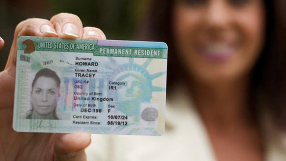 Extienden periodo para recibir información extra de migrantes que solicitan “green card” y otras visas