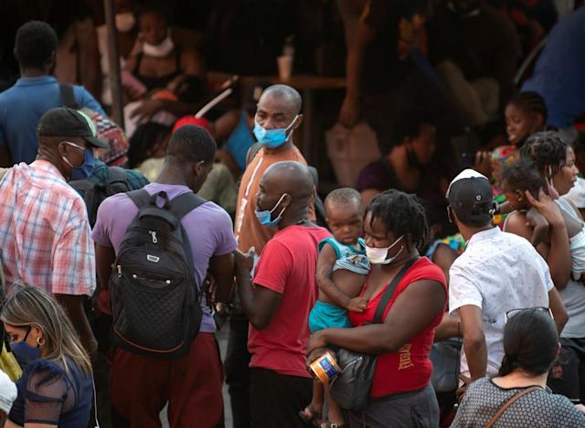 Barco con 150 migrantes haitianos encalla en Florida