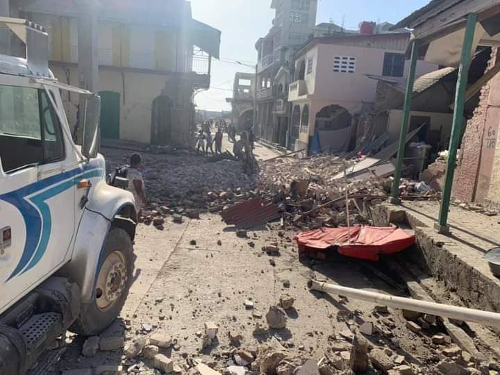 Decretan estado de emergencia en Haití tras el terremoto