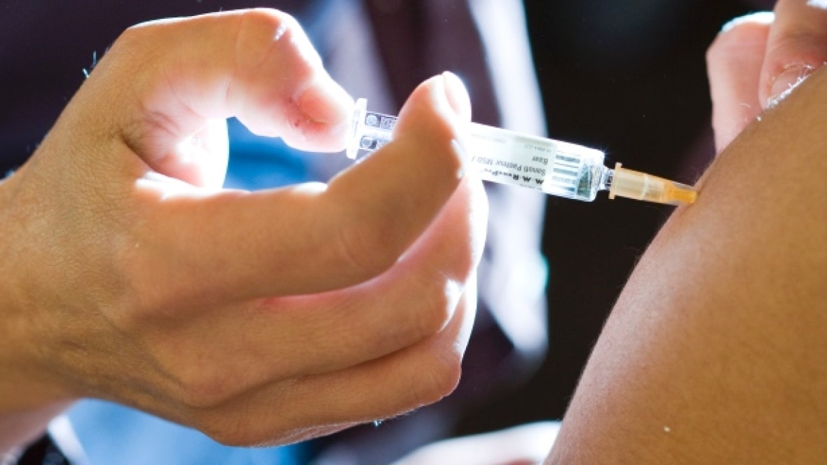 Brote de hepatitis A en Florida provoca vacunas en masas