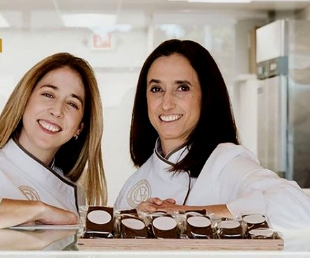 Venezuelans make themselves known with their chocolate shop in Miami thumbnail