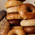 De ‘Sex and the City’ a ‘Seinfeld’: Los bagels más icónicos de Nueva York llegan a Florida