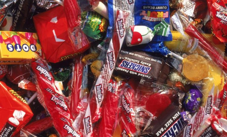 Prepara el bolsillo para comprar los dulces en Halloween