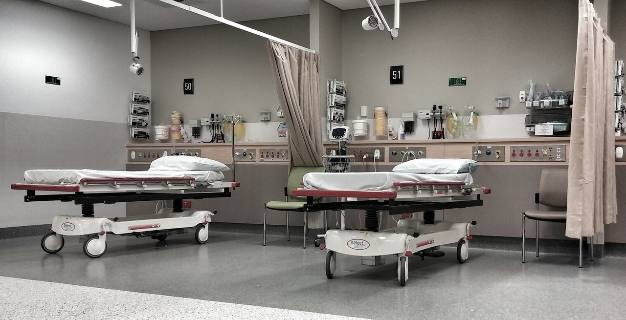 ¿Cómo está la capacidad de camas en los hospitales de Florida?