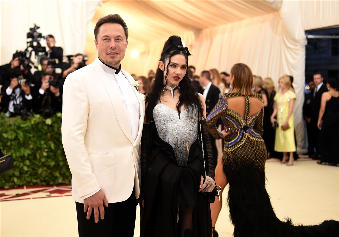 Elon Musk y Grimes cambian el nombre de su hijo X Æ A-12