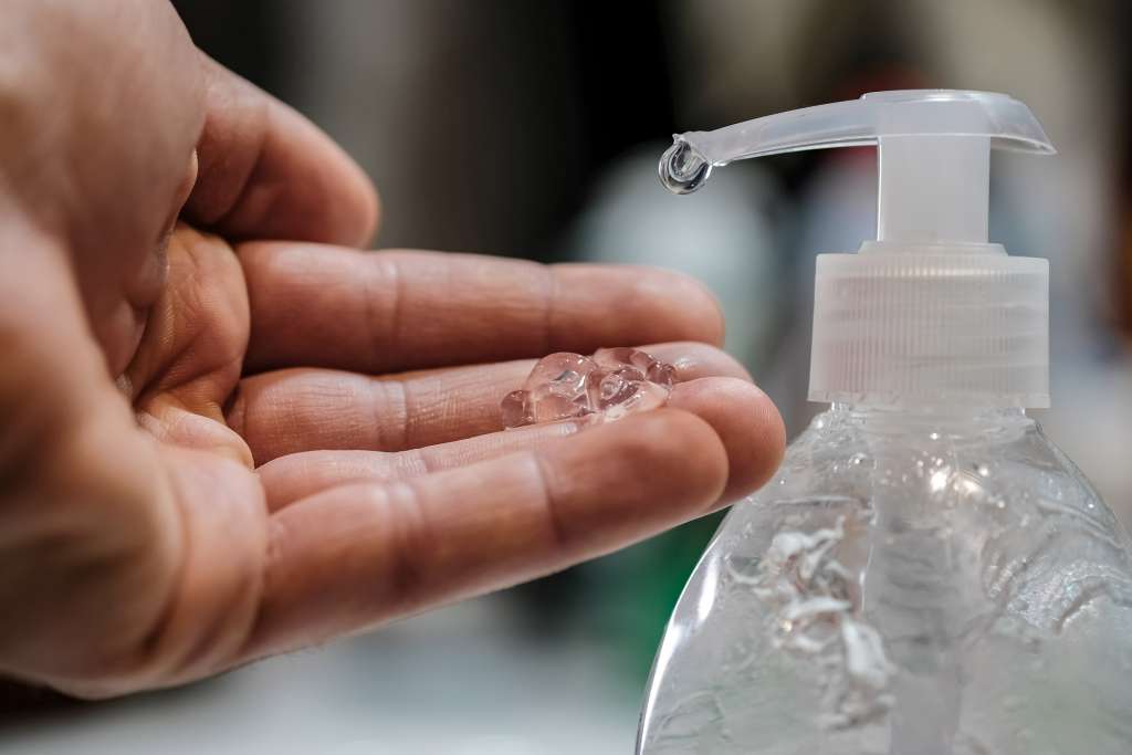 La FDA amplía su lista de desinfectantes para manos potencialmente mortales
