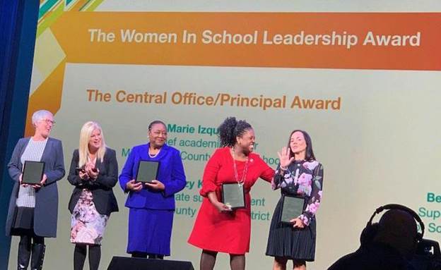 Premian el liderazgo en las escuelas públicas de Miami-Dade de Marie Izquierdo