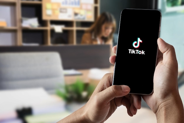 TikTok podría procesar datos sobre el estatus migratorio de sus usuarios