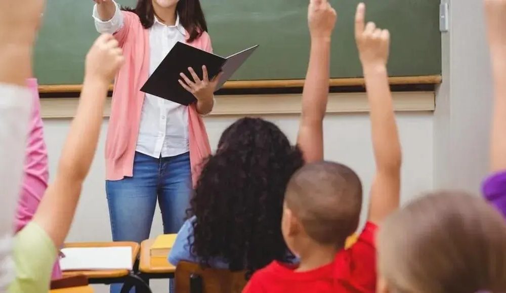 Junta Escolar descarta aumento salarial para maestros de Broward