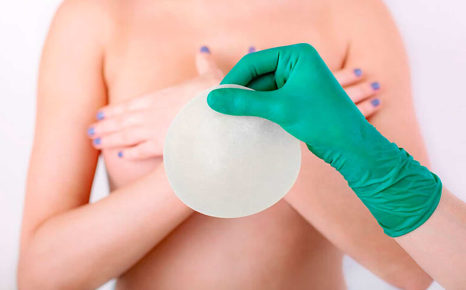 FDA advierte que implantes mamarios estarían asociados a algunos tipos de cáncer
