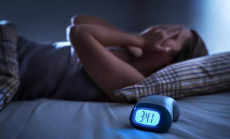 Personas con insomnio tienen más riesgo de sufrir un ataque cardíaco