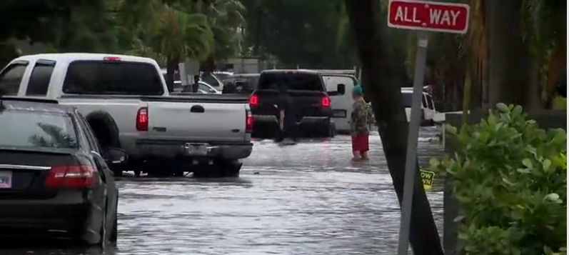 Intensas lluvias causan inundaciones en todo el sur de Florida