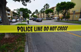 Un procesado por narcotráfico intentó atropellar a policías y peatones en Miami