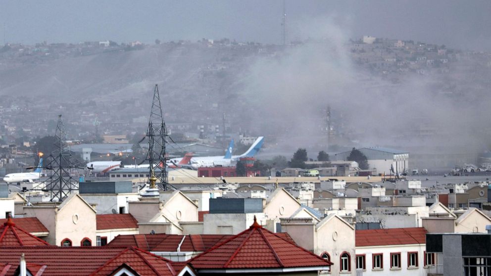 ISIS-K se atribuye la responsabilidad por las explosiones en el aeropuerto de Kabul