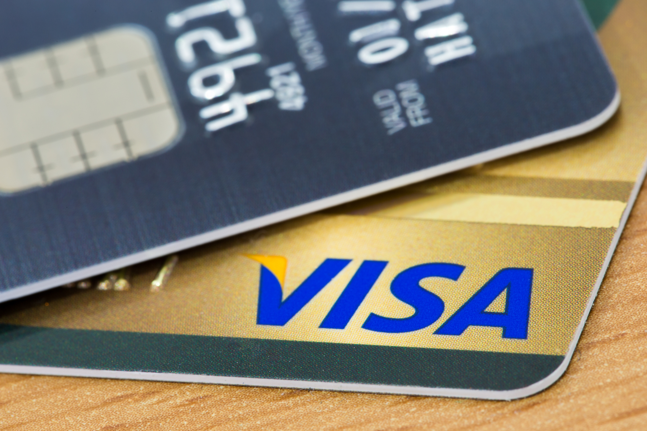 El IRS puede que cambie el cheque de $1.200 por una tarjeta de débito; aquí te mostramos como usarla