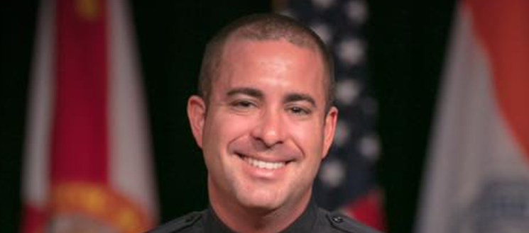 Oficial de la Policía de Miami acusado de ser racista se quiso defender ante comisionados alegando que él también era negro