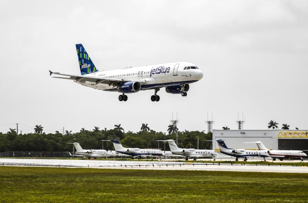 Ocho pasajeros del vuelo Ecuador-Fort Lauderdale de JetBlue terminan hospitalizados