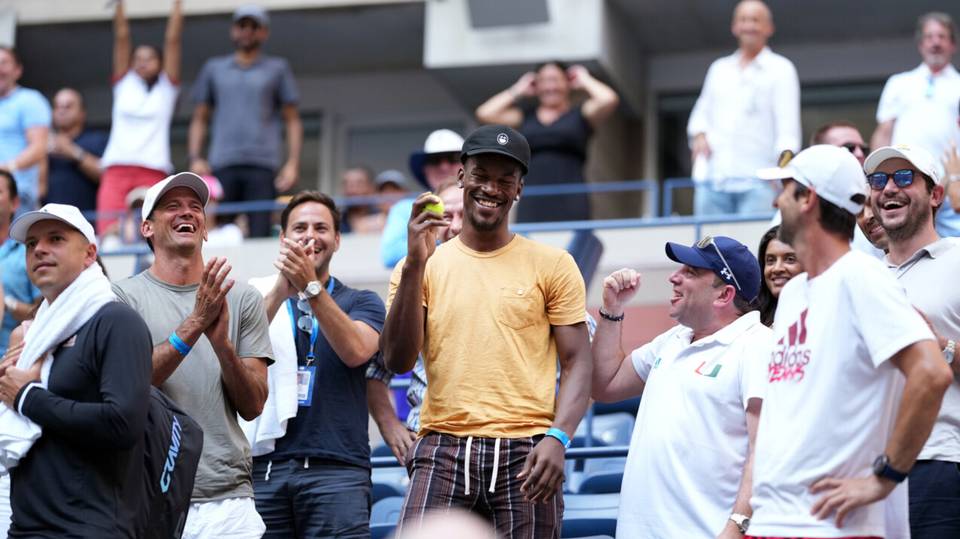 Estrella del Heat Jimmy Butler fue visto disfrutando del tenis en el US Open