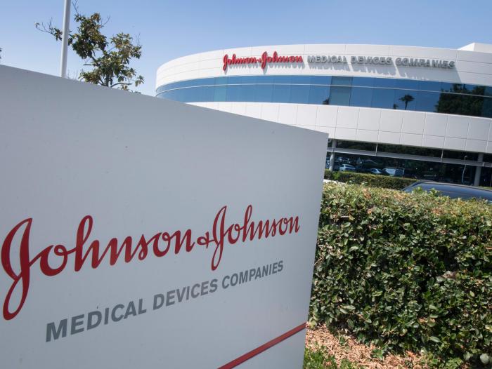 La gran empresa Johnson & Johnson se divide en dos