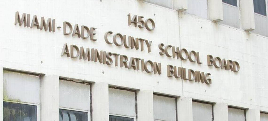 Florida confirmó casos de COVID-19 en estudiantes y profesores de 1.161 escuelas