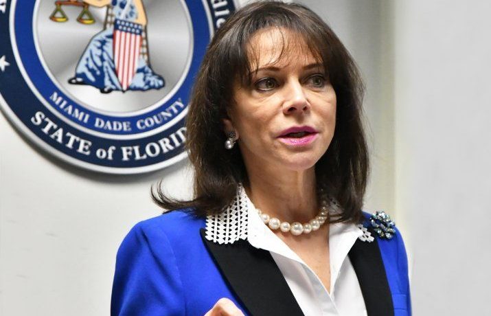 Mecánicos acusados de hacer trampa en un examen en Miami